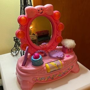 Fisher-Price Laugh & Learn Magical Musical Mirror